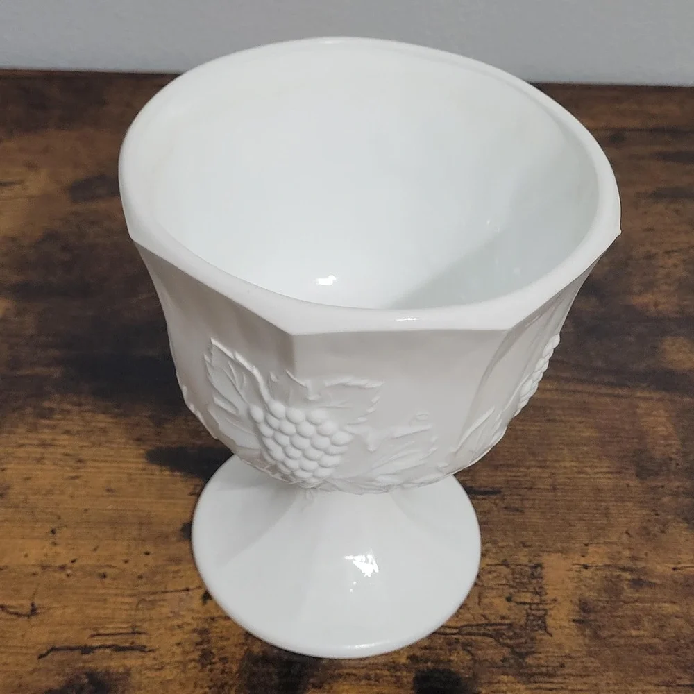 Vintage Milk Glass Large Grape Vine Colony Harvest Goblet Footed‎ Compote Bowl